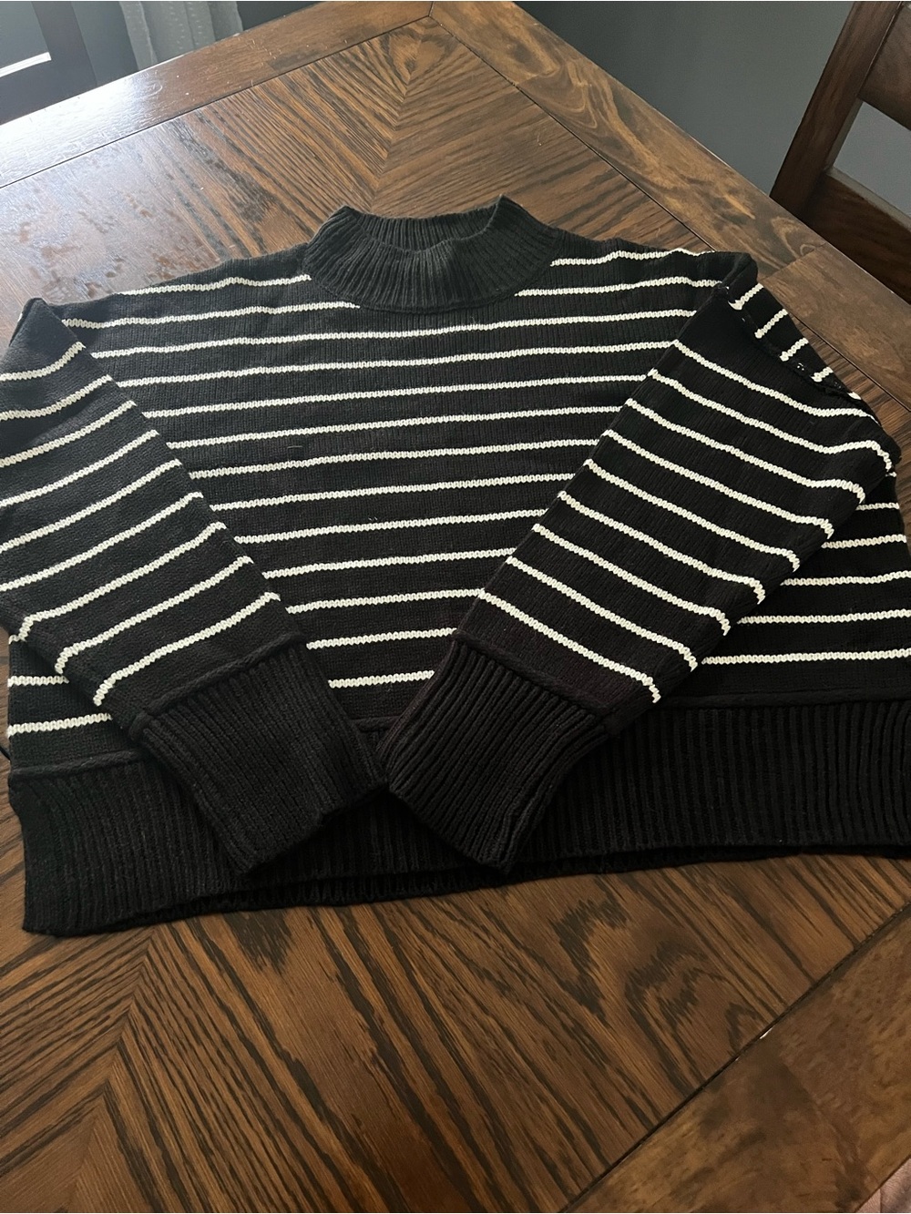 The Work Shop Women’s M Black & White Striped Knit Crew Neck  Sweater # 586